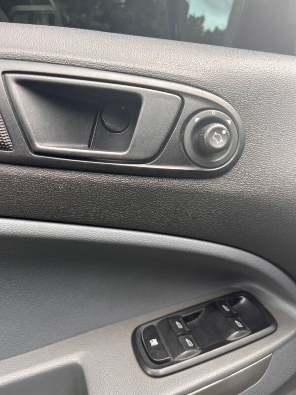 FORD ECOSPORT 2016 - Image 12